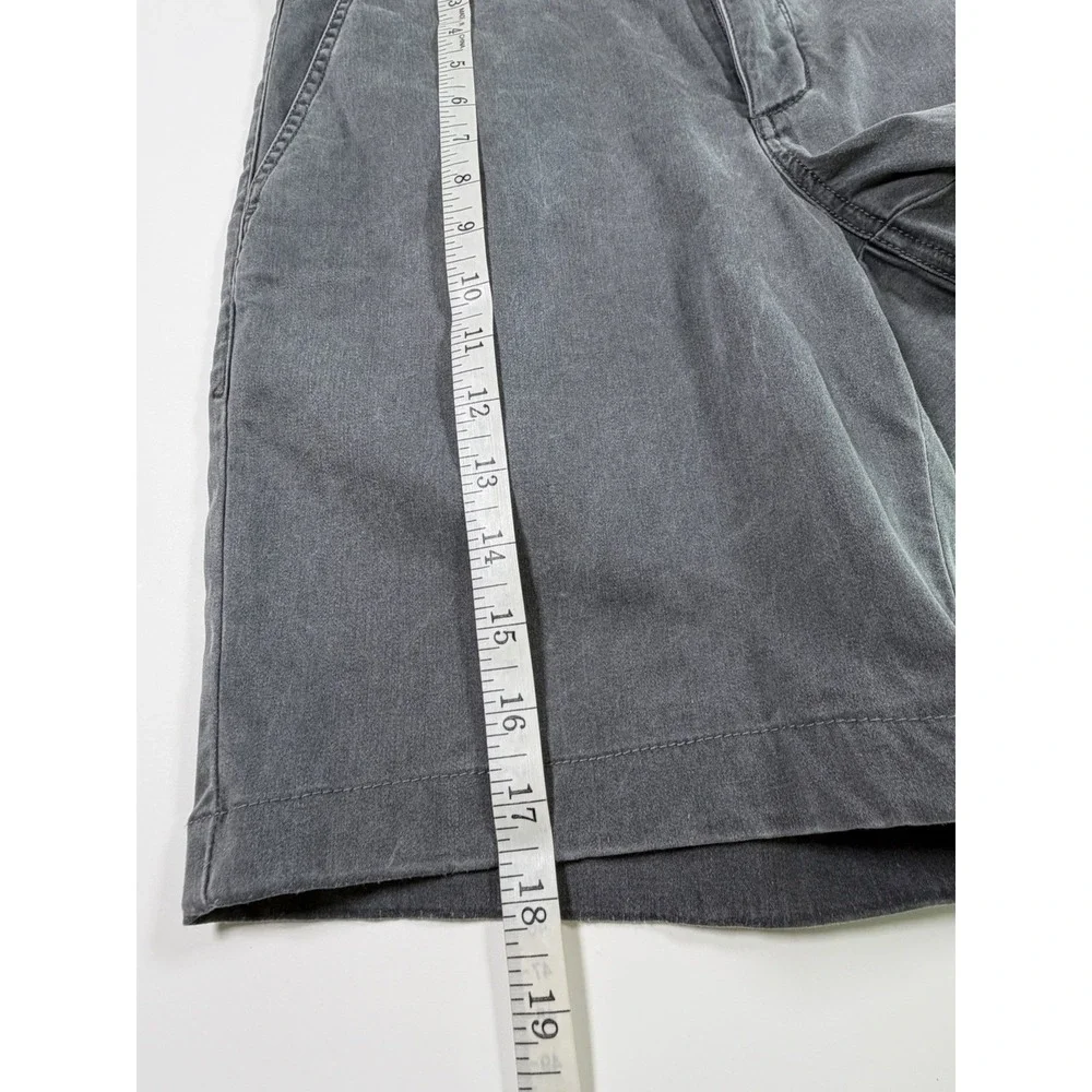 Tommy Bahama Men's Gray Chino Shorts Size 30